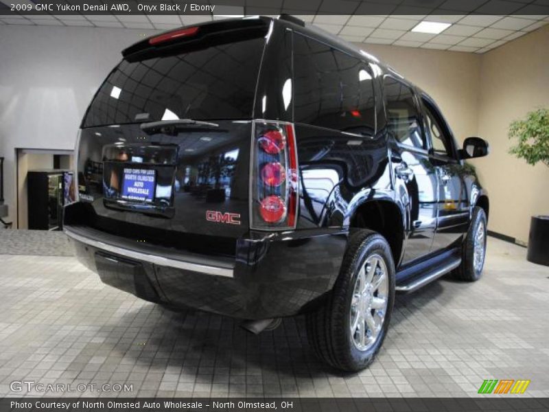 Onyx Black / Ebony 2009 GMC Yukon Denali AWD