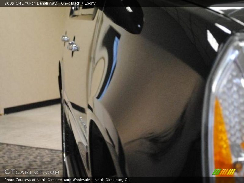 Onyx Black / Ebony 2009 GMC Yukon Denali AWD