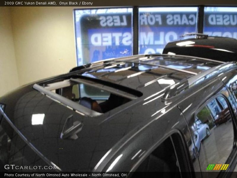 Onyx Black / Ebony 2009 GMC Yukon Denali AWD