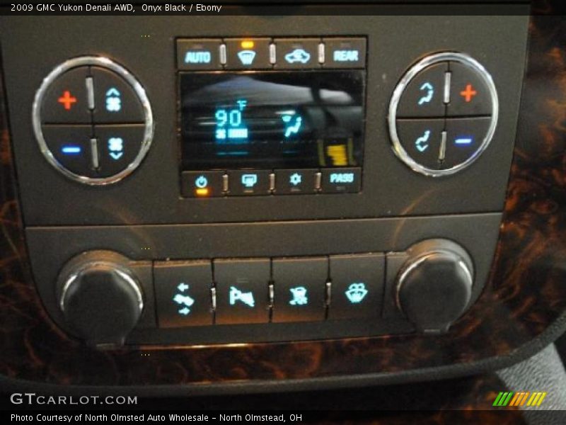 Onyx Black / Ebony 2009 GMC Yukon Denali AWD