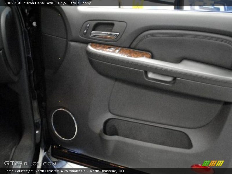 Onyx Black / Ebony 2009 GMC Yukon Denali AWD