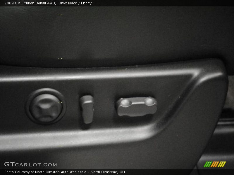 Onyx Black / Ebony 2009 GMC Yukon Denali AWD