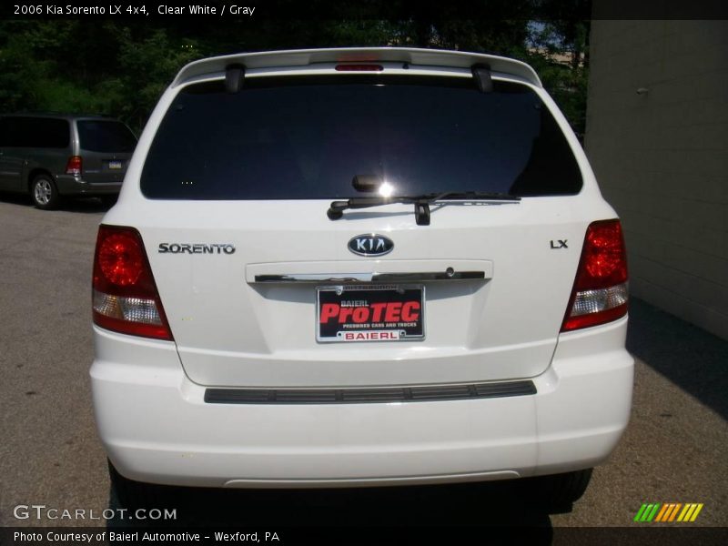 Clear White / Gray 2006 Kia Sorento LX 4x4