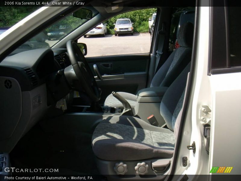 Clear White / Gray 2006 Kia Sorento LX 4x4