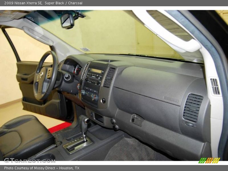 Super Black / Charcoal 2009 Nissan Xterra SE