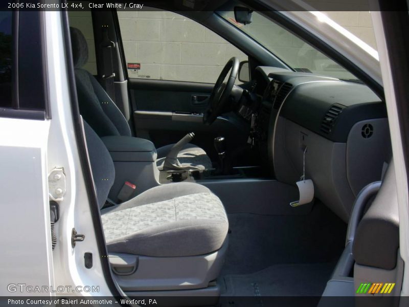 Clear White / Gray 2006 Kia Sorento LX 4x4