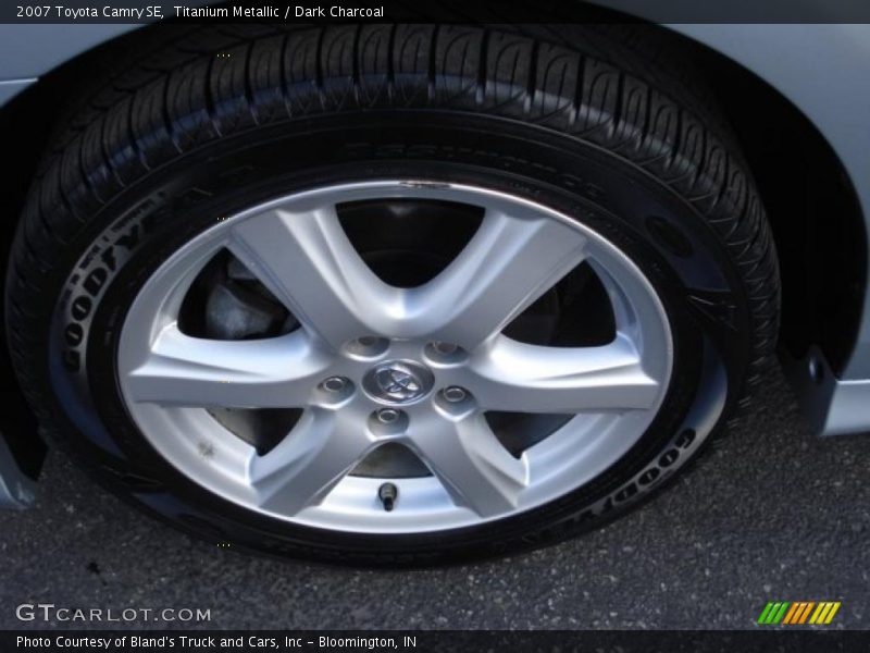 Titanium Metallic / Dark Charcoal 2007 Toyota Camry SE