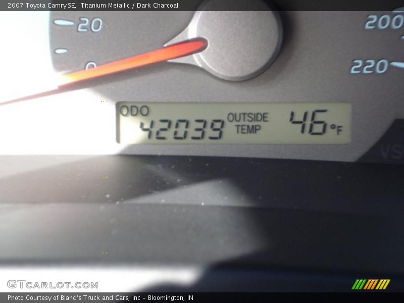 Titanium Metallic / Dark Charcoal 2007 Toyota Camry SE