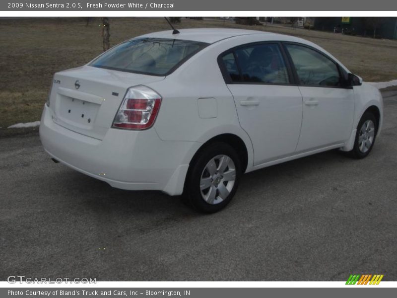 Fresh Powder White / Charcoal 2009 Nissan Sentra 2.0 S