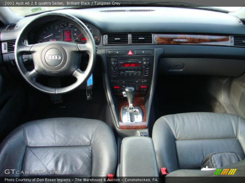 Dashboard of 2001 A6 2.8 quattro Sedan
