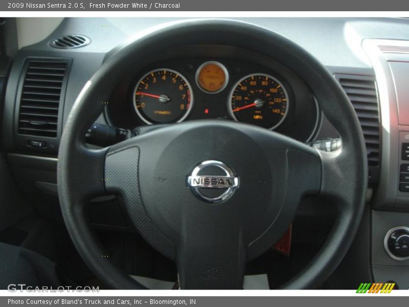 Fresh Powder White / Charcoal 2009 Nissan Sentra 2.0 S