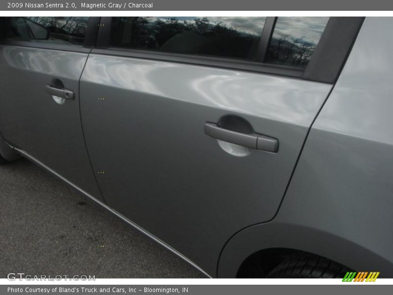 Magnetic Gray / Charcoal 2009 Nissan Sentra 2.0