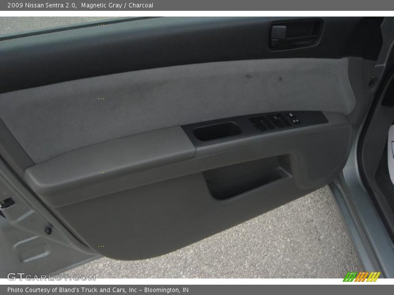 Magnetic Gray / Charcoal 2009 Nissan Sentra 2.0