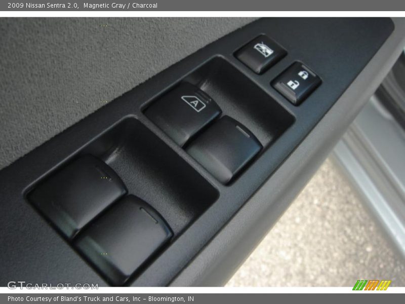 Magnetic Gray / Charcoal 2009 Nissan Sentra 2.0