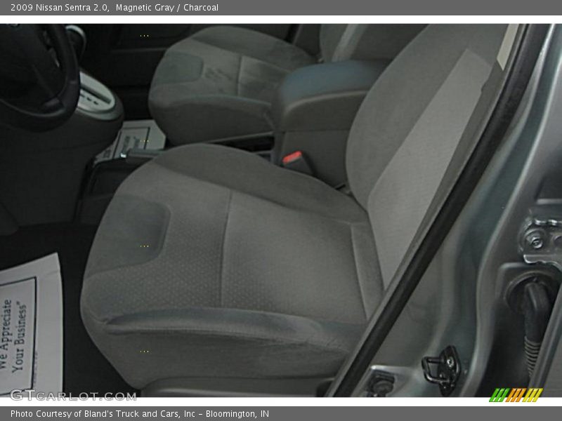 Magnetic Gray / Charcoal 2009 Nissan Sentra 2.0