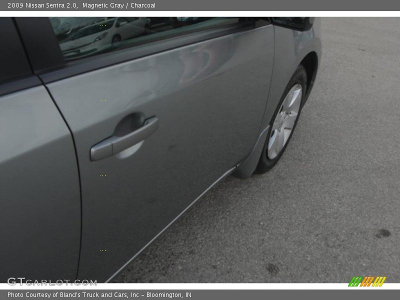 Magnetic Gray / Charcoal 2009 Nissan Sentra 2.0