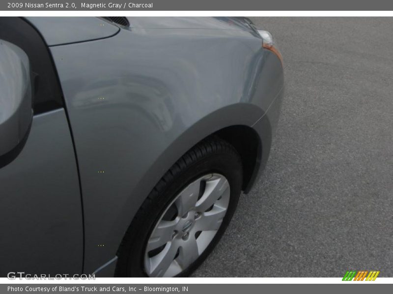 Magnetic Gray / Charcoal 2009 Nissan Sentra 2.0