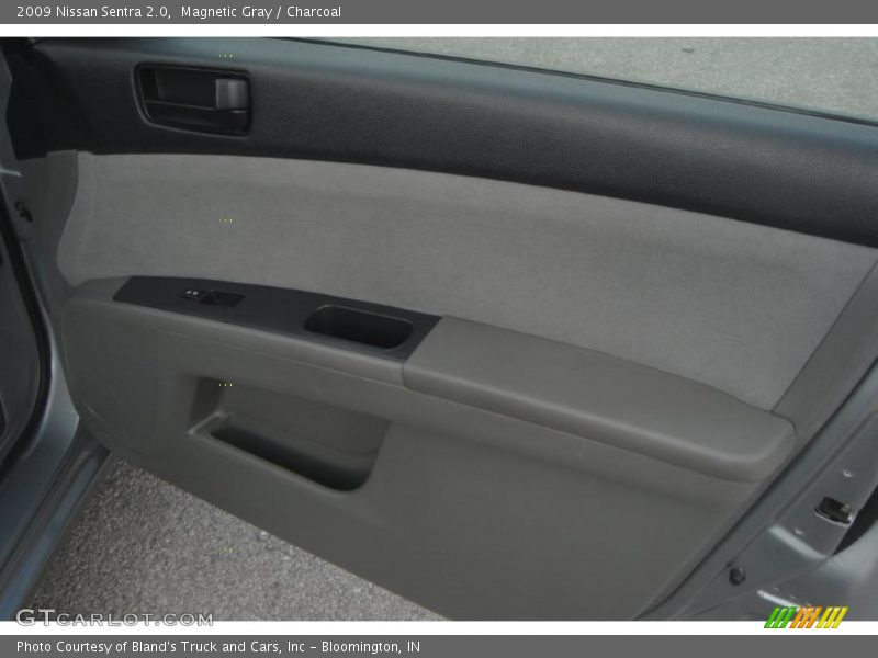 Magnetic Gray / Charcoal 2009 Nissan Sentra 2.0