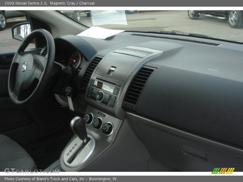 Magnetic Gray / Charcoal 2009 Nissan Sentra 2.0