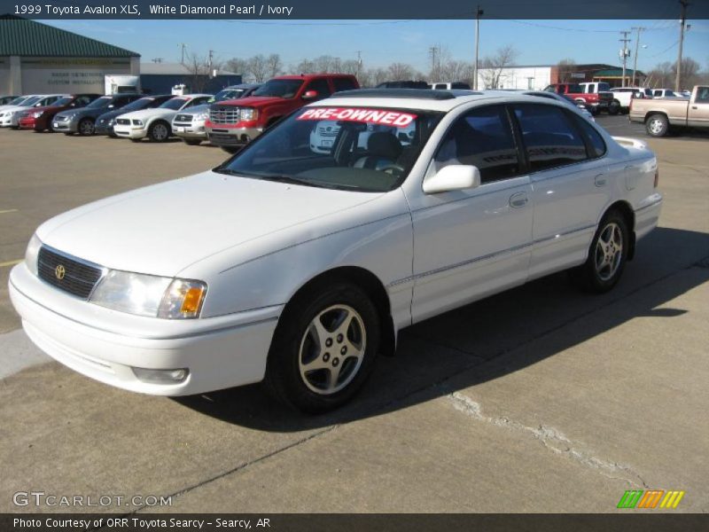 White Diamond Pearl / Ivory 1999 Toyota Avalon XLS
