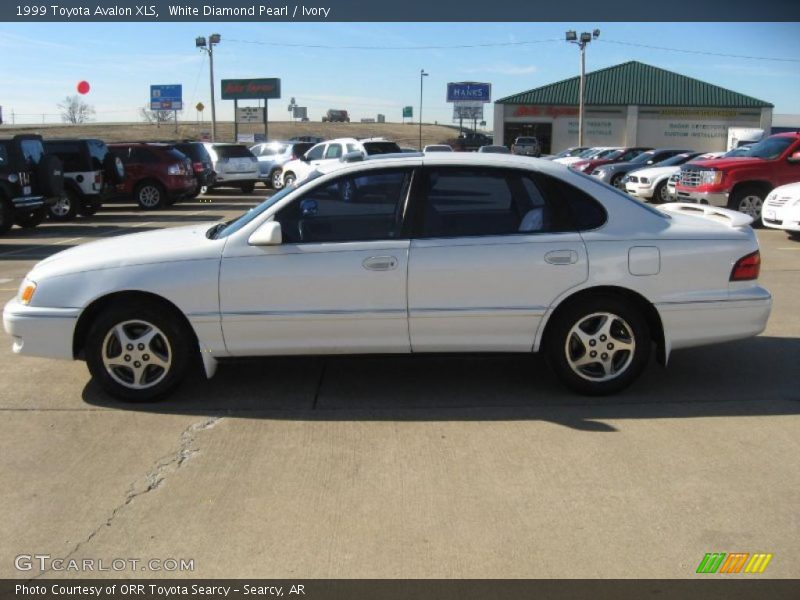 White Diamond Pearl / Ivory 1999 Toyota Avalon XLS