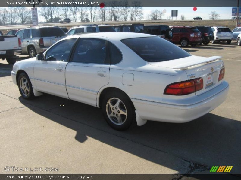 White Diamond Pearl / Ivory 1999 Toyota Avalon XLS