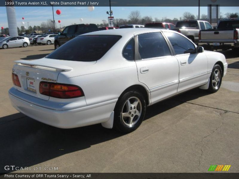 White Diamond Pearl / Ivory 1999 Toyota Avalon XLS