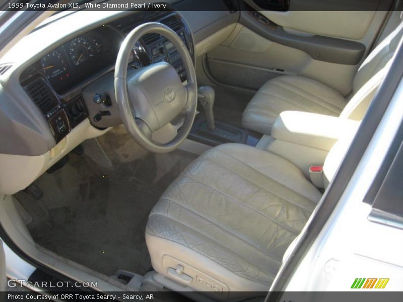 White Diamond Pearl / Ivory 1999 Toyota Avalon XLS