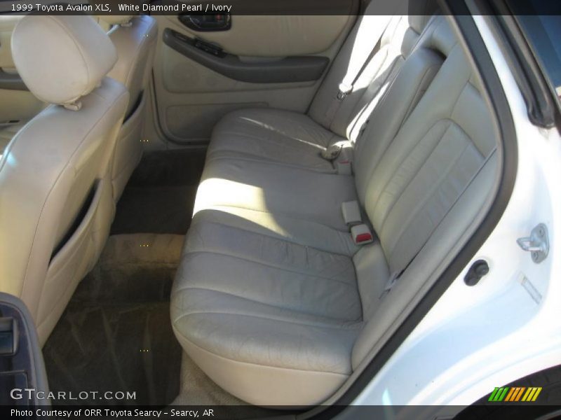 White Diamond Pearl / Ivory 1999 Toyota Avalon XLS