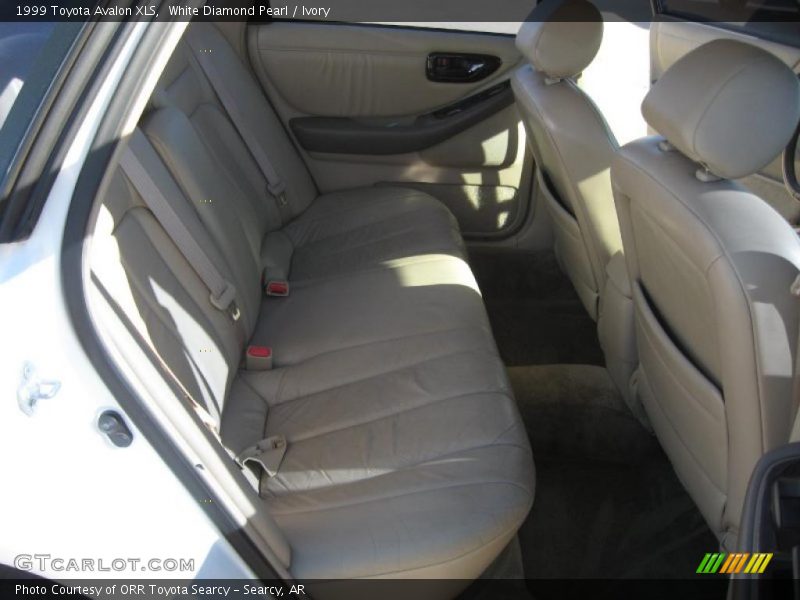 White Diamond Pearl / Ivory 1999 Toyota Avalon XLS