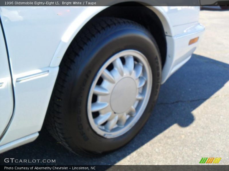 Bright White / Taupe 1996 Oldsmobile Eighty-Eight LS