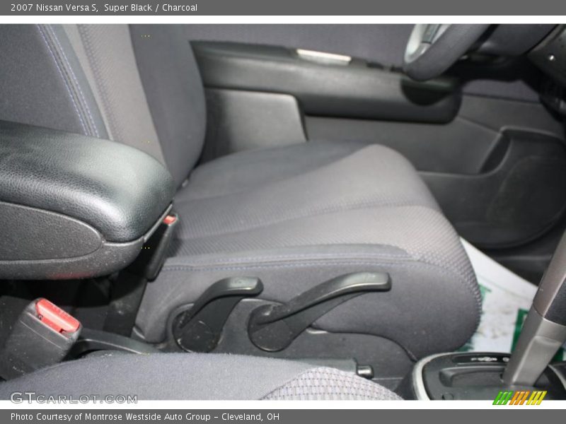 Super Black / Charcoal 2007 Nissan Versa S
