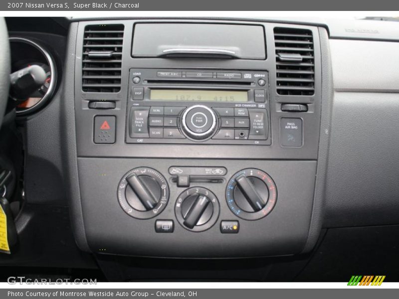 Super Black / Charcoal 2007 Nissan Versa S