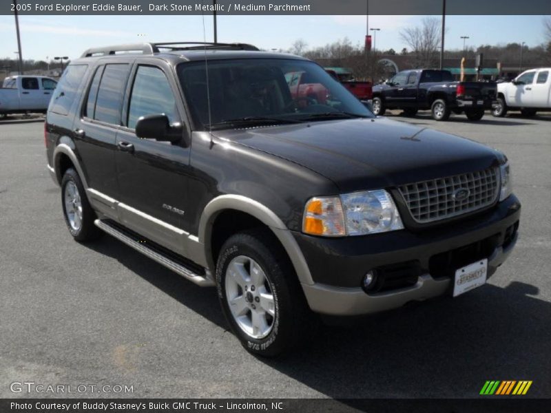 Front 3/4 View of 2005 Explorer Eddie Bauer