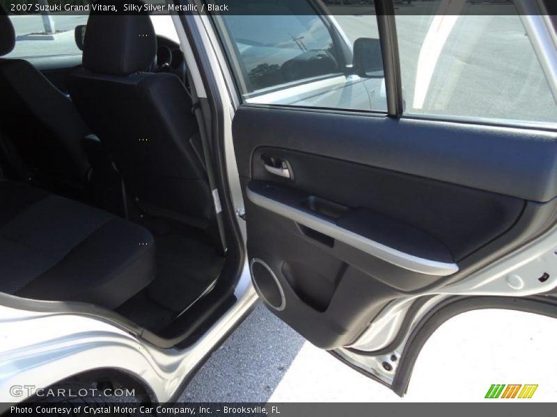 Silky Silver Metallic / Black 2007 Suzuki Grand Vitara