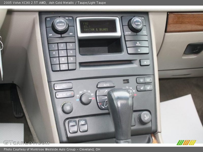 Controls of 2005 XC90 2.5T AWD