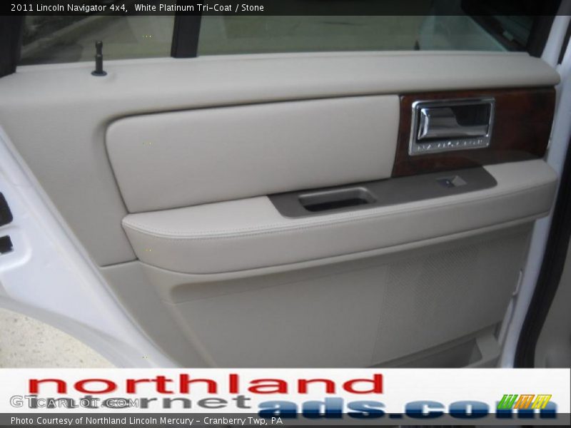 White Platinum Tri-Coat / Stone 2011 Lincoln Navigator 4x4