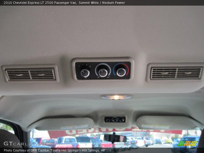 Summit White / Medium Pewter 2010 Chevrolet Express LT 2500 Passenger Van
