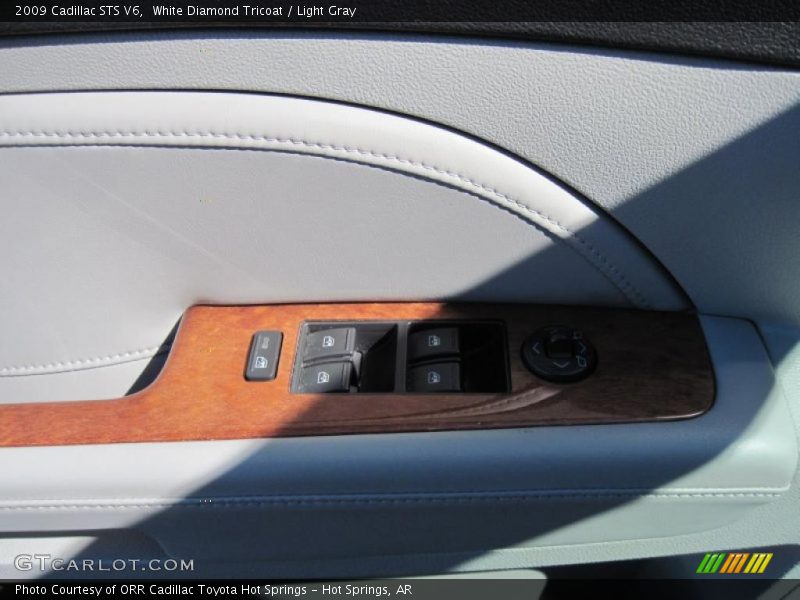 White Diamond Tricoat / Light Gray 2009 Cadillac STS V6