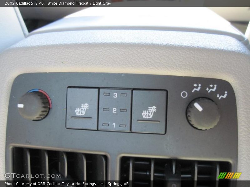 White Diamond Tricoat / Light Gray 2009 Cadillac STS V6