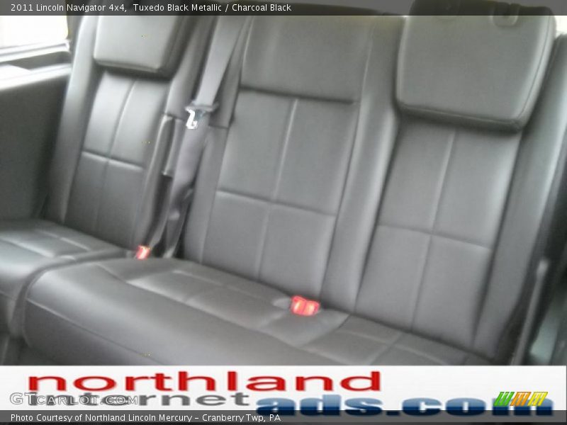 Tuxedo Black Metallic / Charcoal Black 2011 Lincoln Navigator 4x4