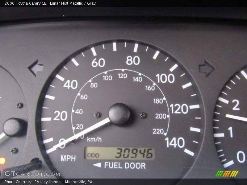 Lunar Mist Metallic / Gray 2000 Toyota Camry CE