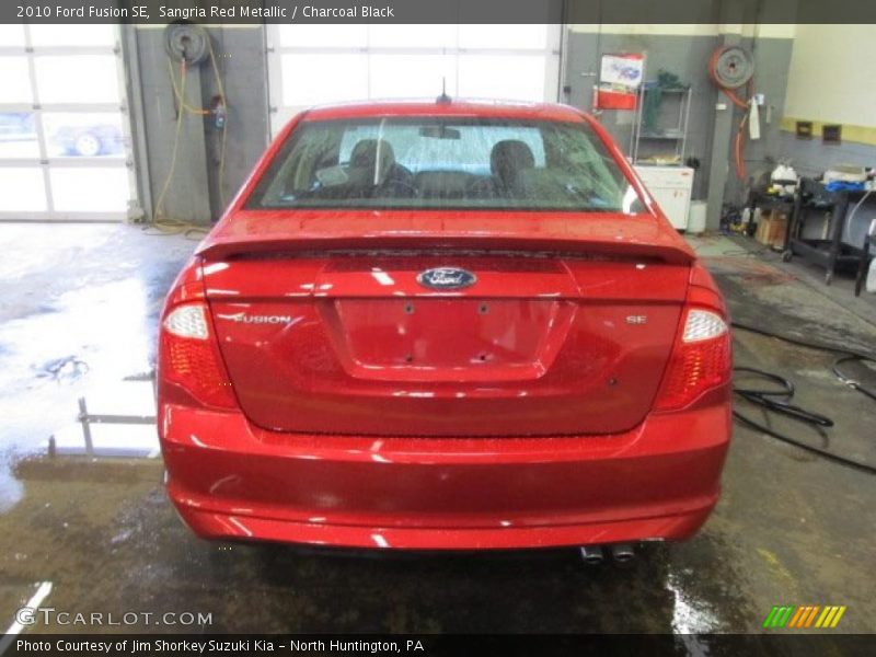 Sangria Red Metallic / Charcoal Black 2010 Ford Fusion SE