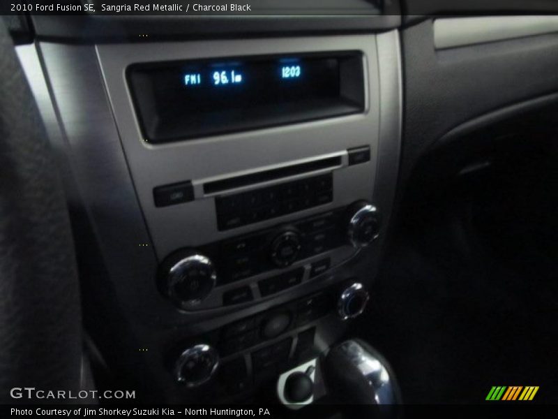 Sangria Red Metallic / Charcoal Black 2010 Ford Fusion SE