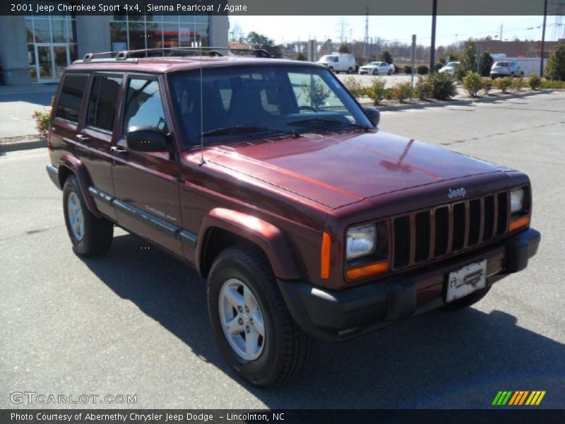 Front 3/4 View of 2001 Cherokee Sport 4x4