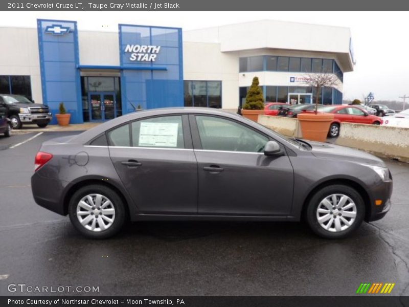 Taupe Gray Metallic / Jet Black 2011 Chevrolet Cruze LT