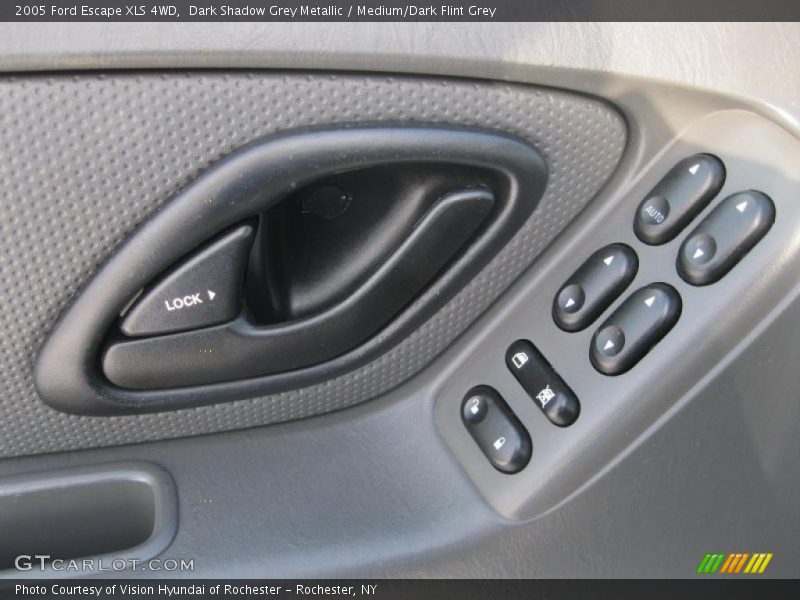 Dark Shadow Grey Metallic / Medium/Dark Flint Grey 2005 Ford Escape XLS 4WD