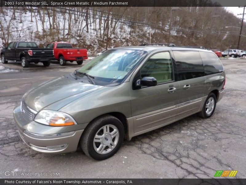Front 3/4 View of 2003 Windstar SEL