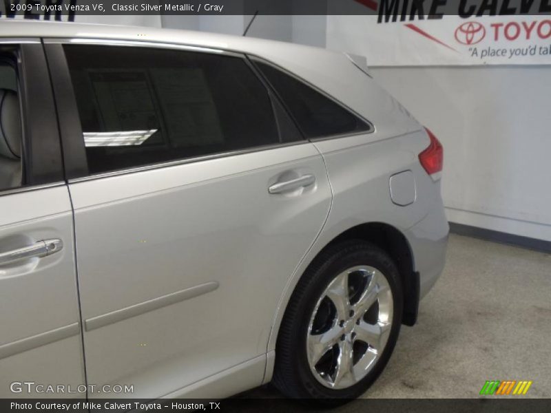 Classic Silver Metallic / Gray 2009 Toyota Venza V6