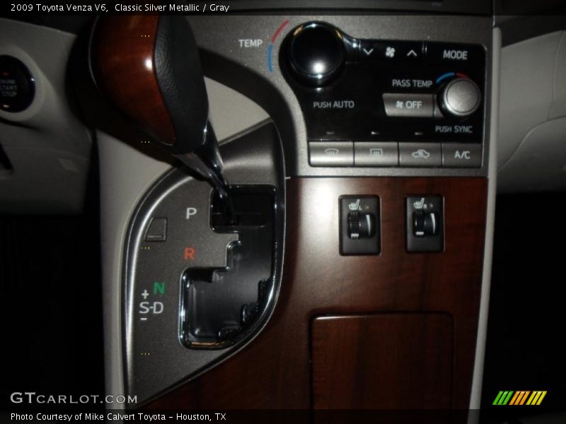 Classic Silver Metallic / Gray 2009 Toyota Venza V6